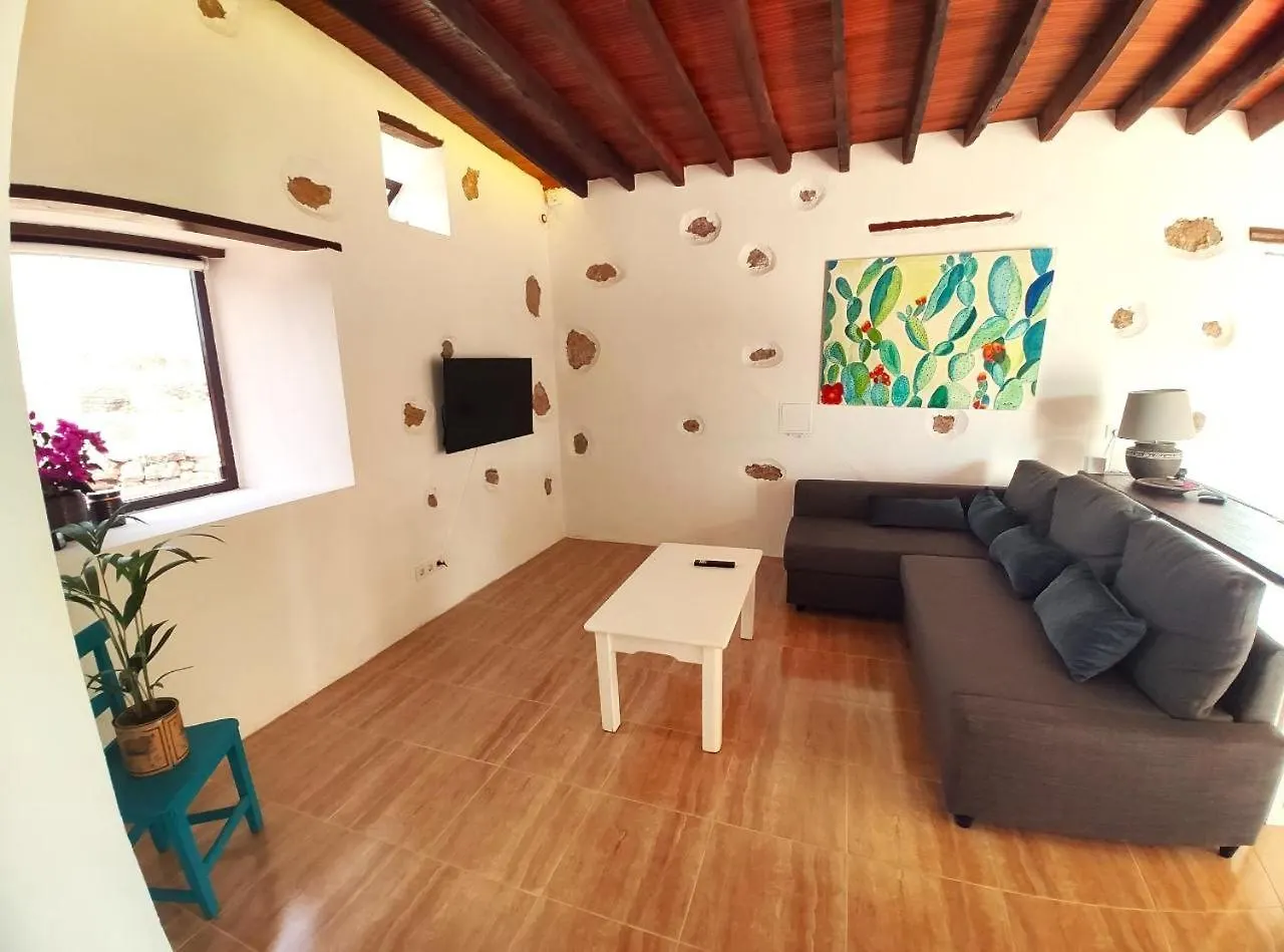 Typical House And Best Location To Visit Fuerteventura, Wifi And Parking Free - Los Nopales Fuerteventura Antigua  Casa de Férias